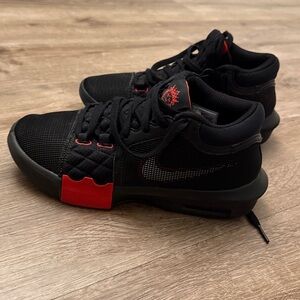 Nike LeBron Witness 8 basketball shoes